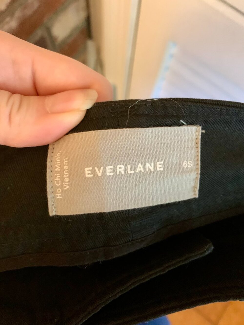 Everlane Draper Pleated Pant in Buttersmooth - Picture 5 of 6